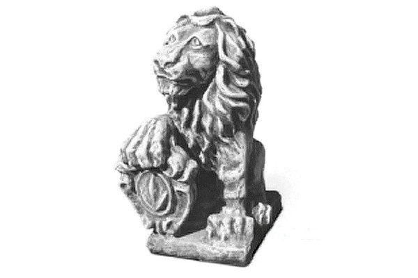 Лев с гербом из бетона