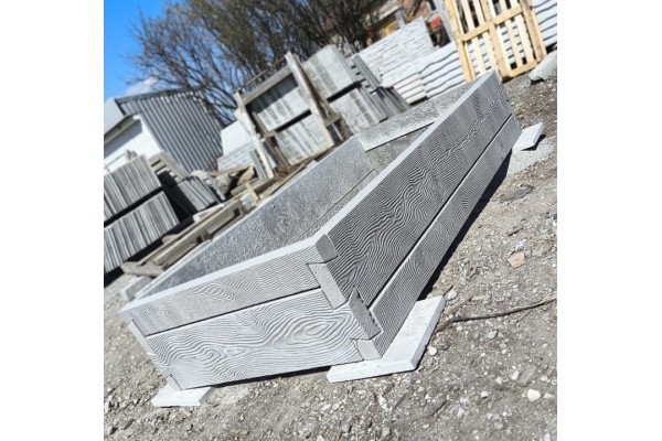 Высокая садовая грядка. Бетонная грядка. Высокая грядка.